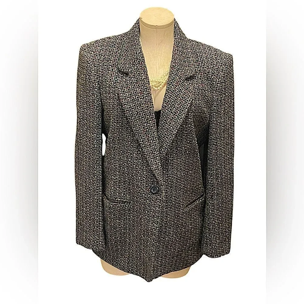 Timeless Tweed multi-colored Blazer with Classic Elegance